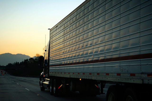 Tesla’s Upcoming Electric Semi Truck Will Be Able to Drive Itself